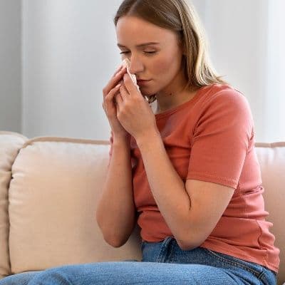Plaie ou croûte dans la narine qui gratte, saigne et se rouvre : que faire ?