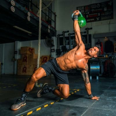 Protégez vos lombaires grâce à l'exercice du hollow rock