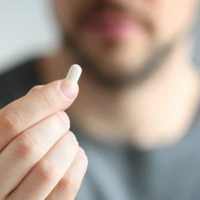 Le minoxidil en comprimés le plus prescrit par les dermatologues et ce que vous devez savoir