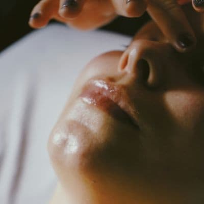 Vitamine F : l’alliée essentielle pour nourrir et réparer les peaux sèches