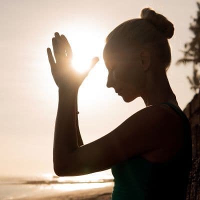 Le mindfulness améliore le sommeil différemment des somnifères et ses effets durent plus longtemps