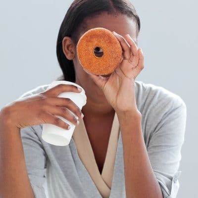 Hypoglycémie réactionnelle : comprendre les symptômes, le diagnostic et l'alimentation adaptée