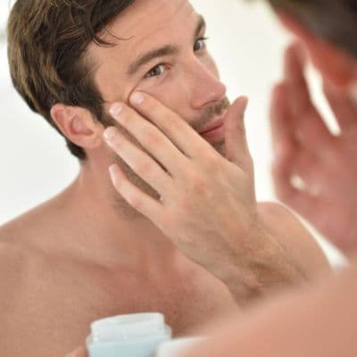Routine visage pour homme : 4 étapes qui changent tout