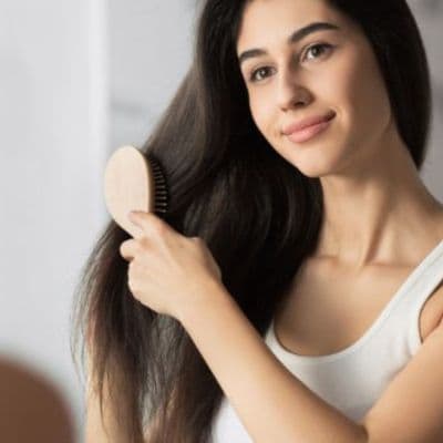 Les meilleures solutions naturelles contre la chute de cheveux