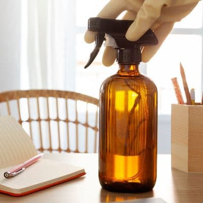 Comment éliminer l’odeur de renfermé avec les huiles essentielles ?