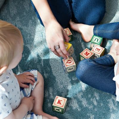 Démangeaisons nocturnes : les signes des vers intestinaux chez l’enfant