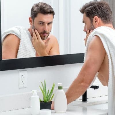 La carte secrète de votre visage : apprenez à dompter la lame pour un rasage parfait sans irritations