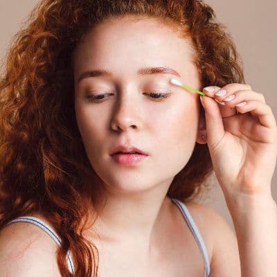 Huile de ricin : le sérum naturel pour des cils plus longs et plus épais