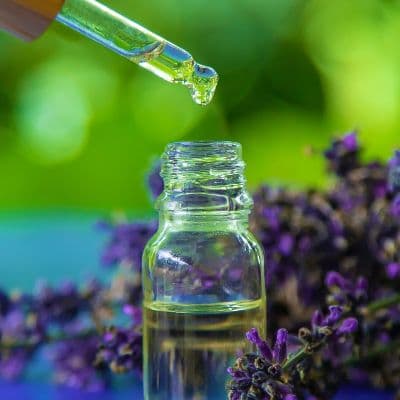 Bakuchiol : les meilleures crèmes anti-âge pour les peaux sensibles au rétinol