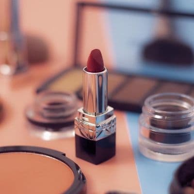 Maquillage des lèvres : les vertus insoupçonnées des pigments naturels