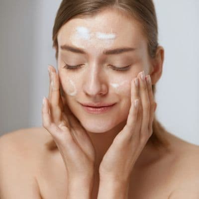 Tout ce que vous devez savoir avant de faire un peeling chimique du visage