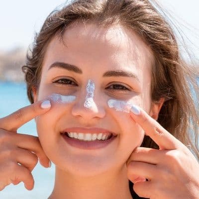 Stick solaire transparent : la protection facile et sans traces